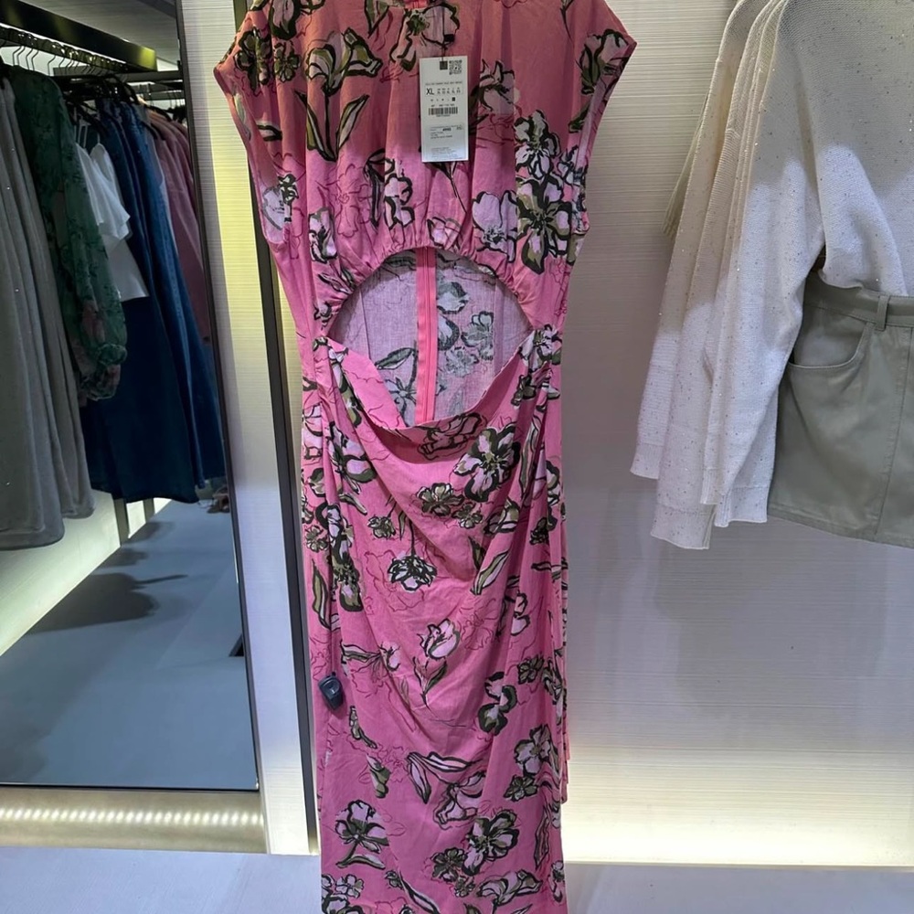 Size XS | Zara | 55% Linen Cut Out Dress - Picture 8 of 16